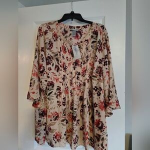 Women’s Catherines V-Neck 2x Bell-Sleeve Georgette...in A Floral Pattern